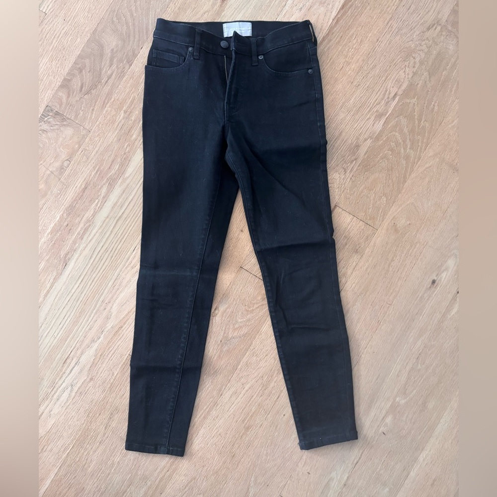 Everlane mid rise ankle black skinny jeans. Size 26